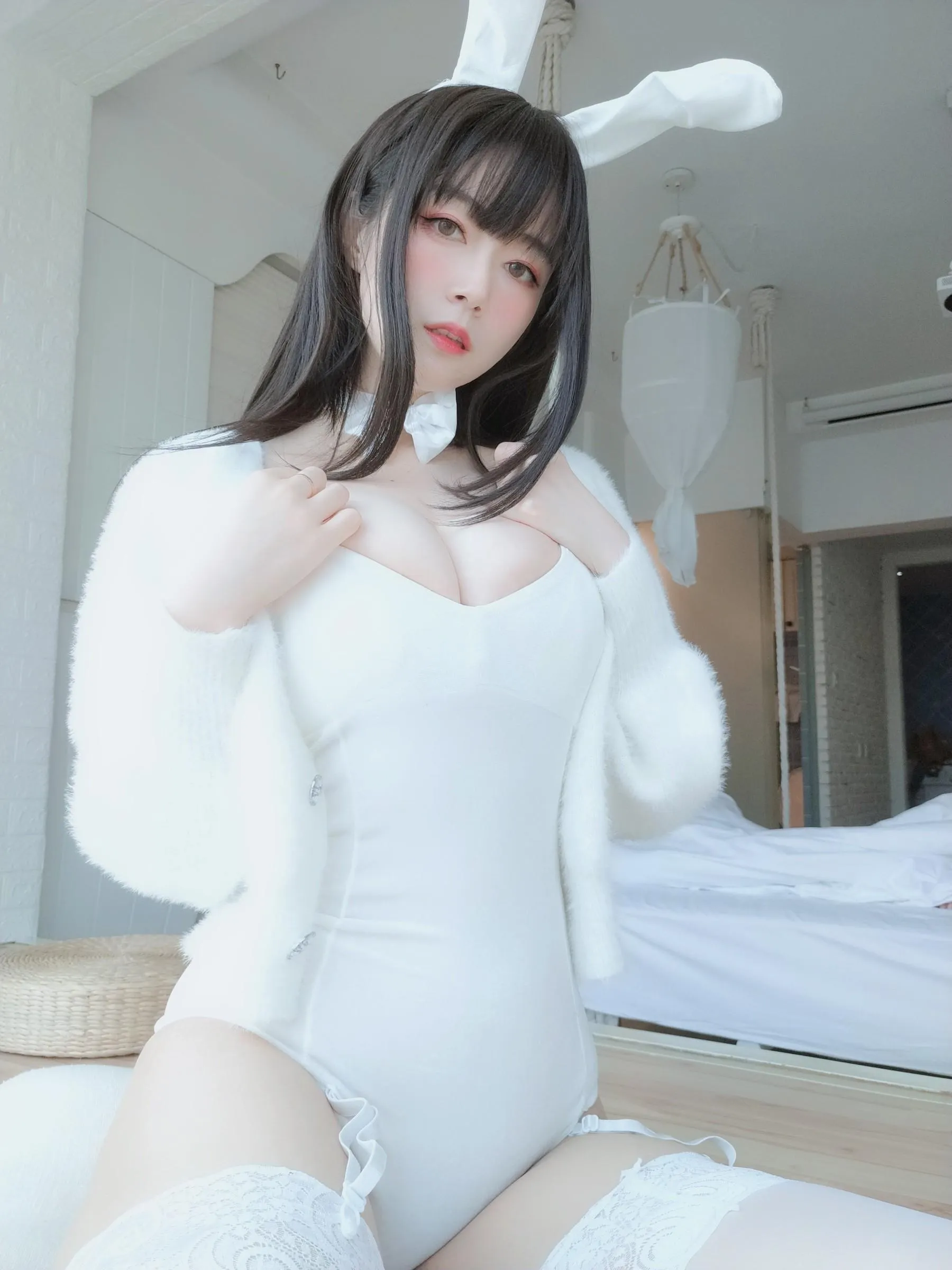 白银81 – 自撮 Vol.52 白丝兔子 [110P]插图